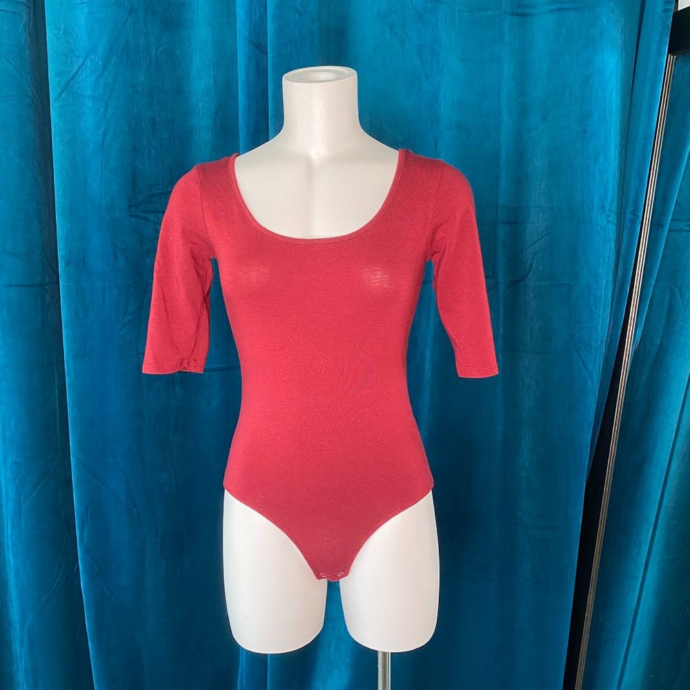Heart & Hips Half Sleeve Bodysuit in Red